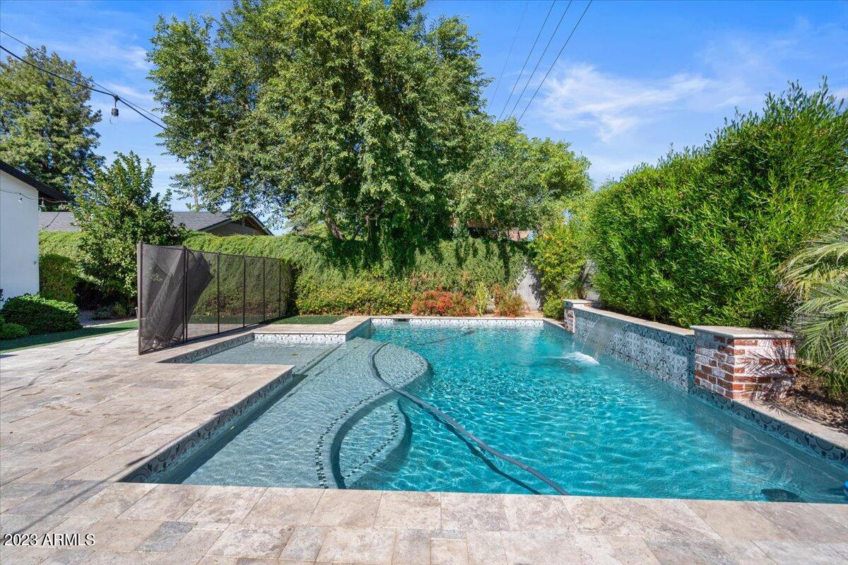 3007 N 47th Place