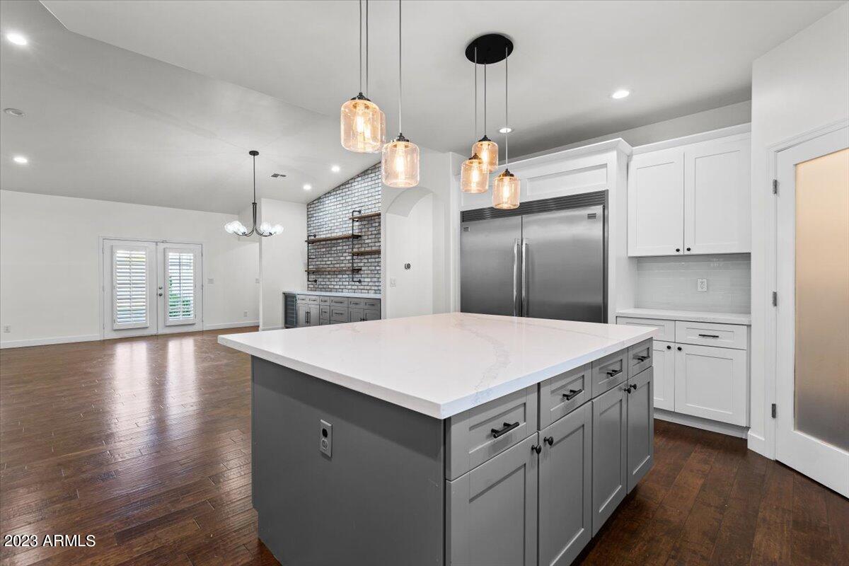 3007 N 47th Place