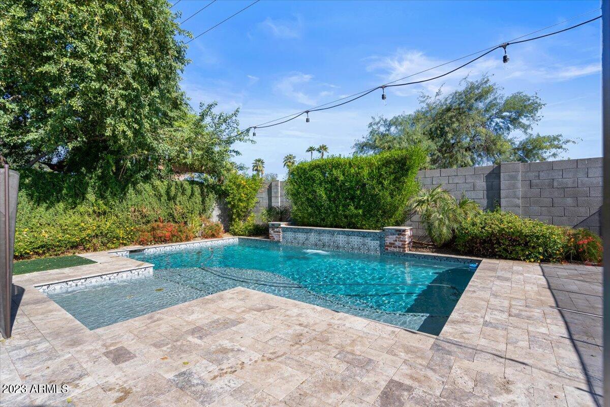 3007 N 47th Place