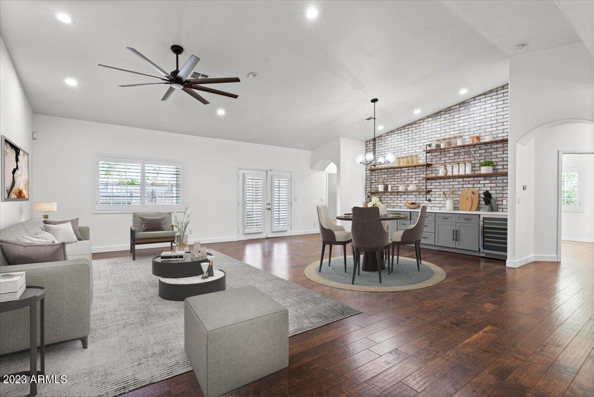 3007 N 47th Place