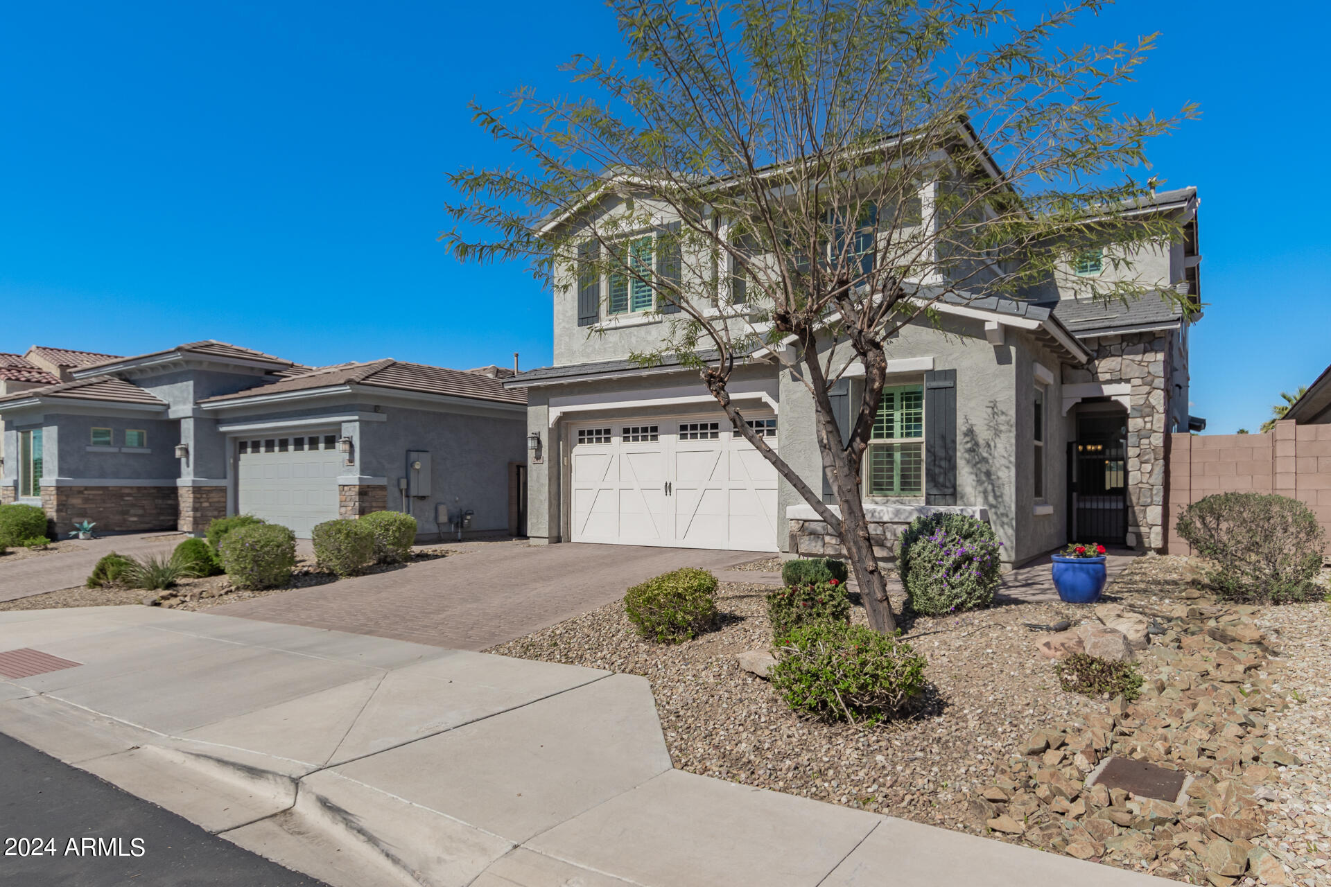240 W Fellars Drive