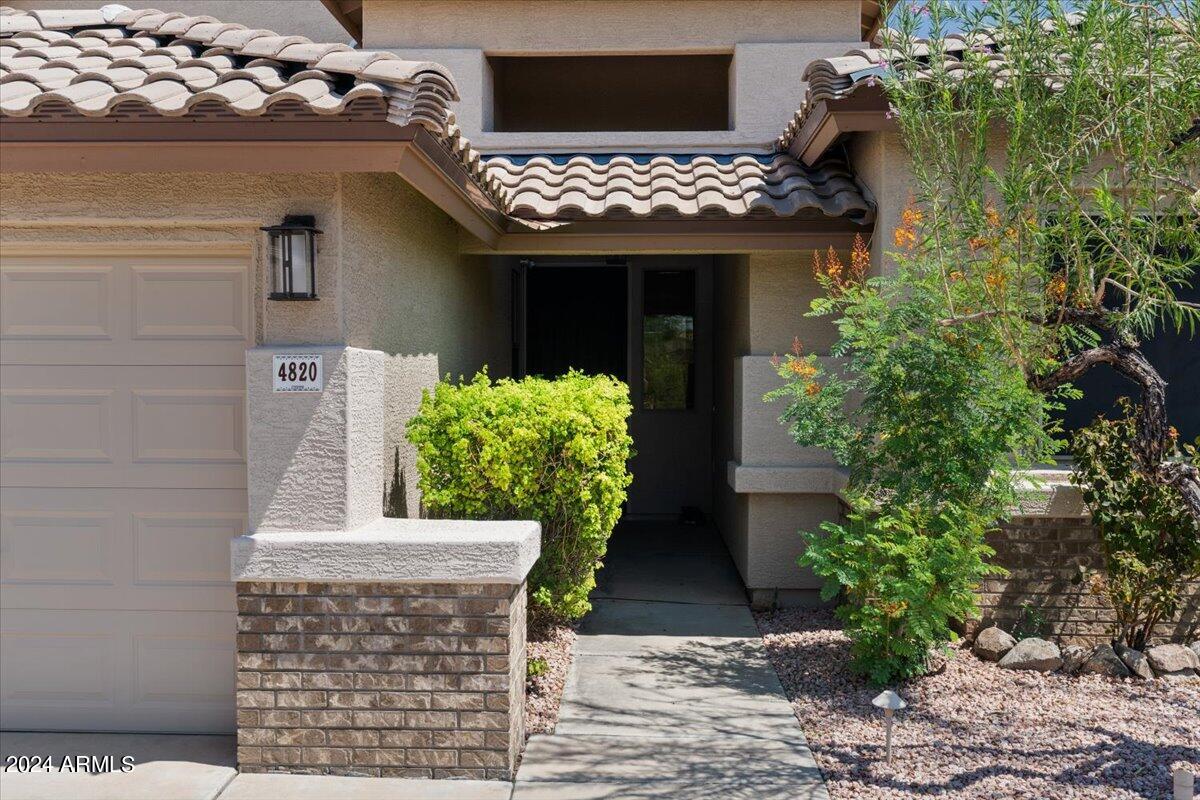 4820 E WILLIAMS Drive