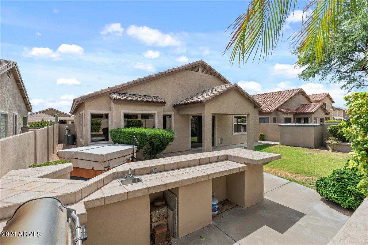 4820 E WILLIAMS Drive