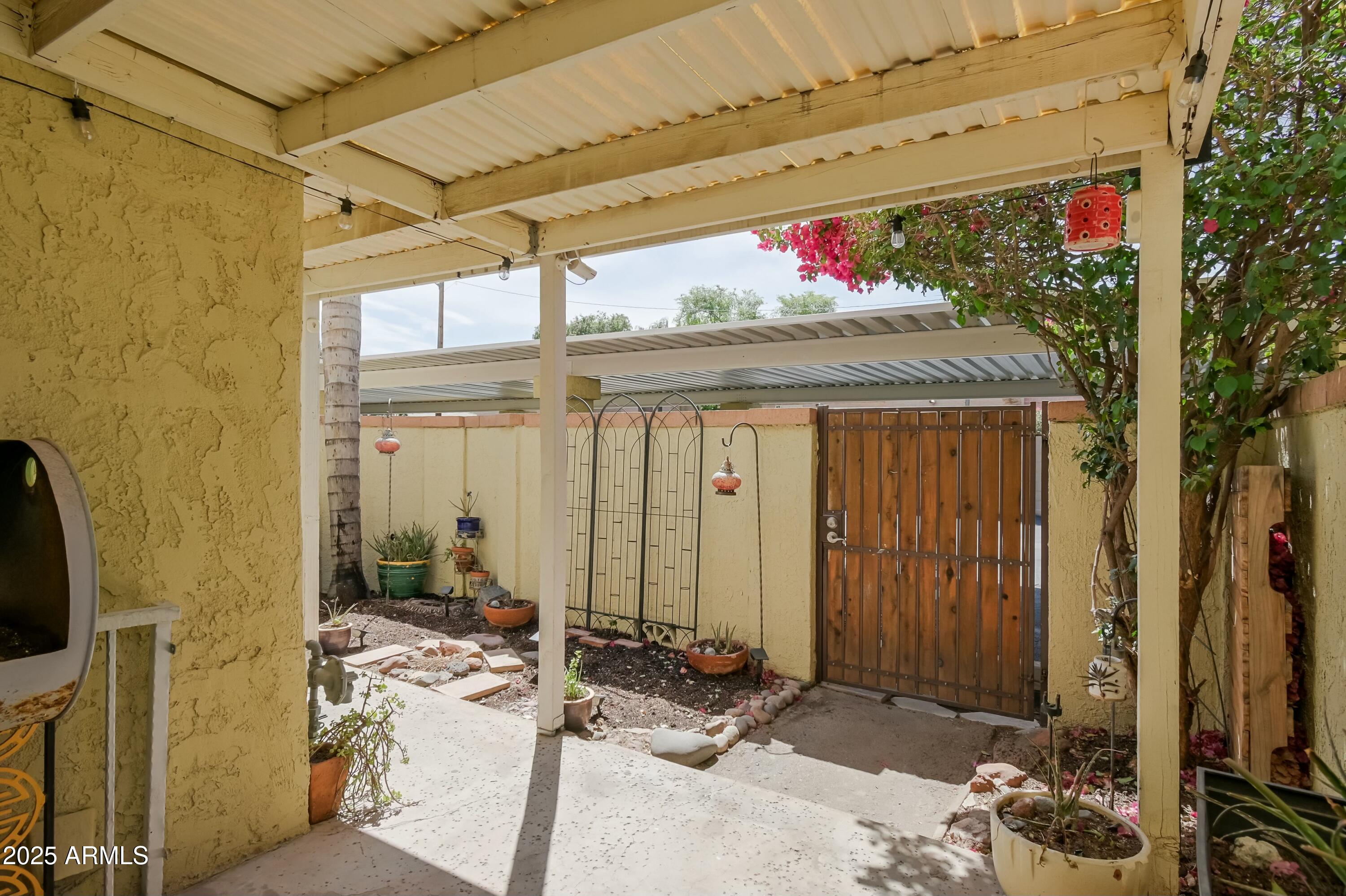 6540 N 7TH Avenue, 46
