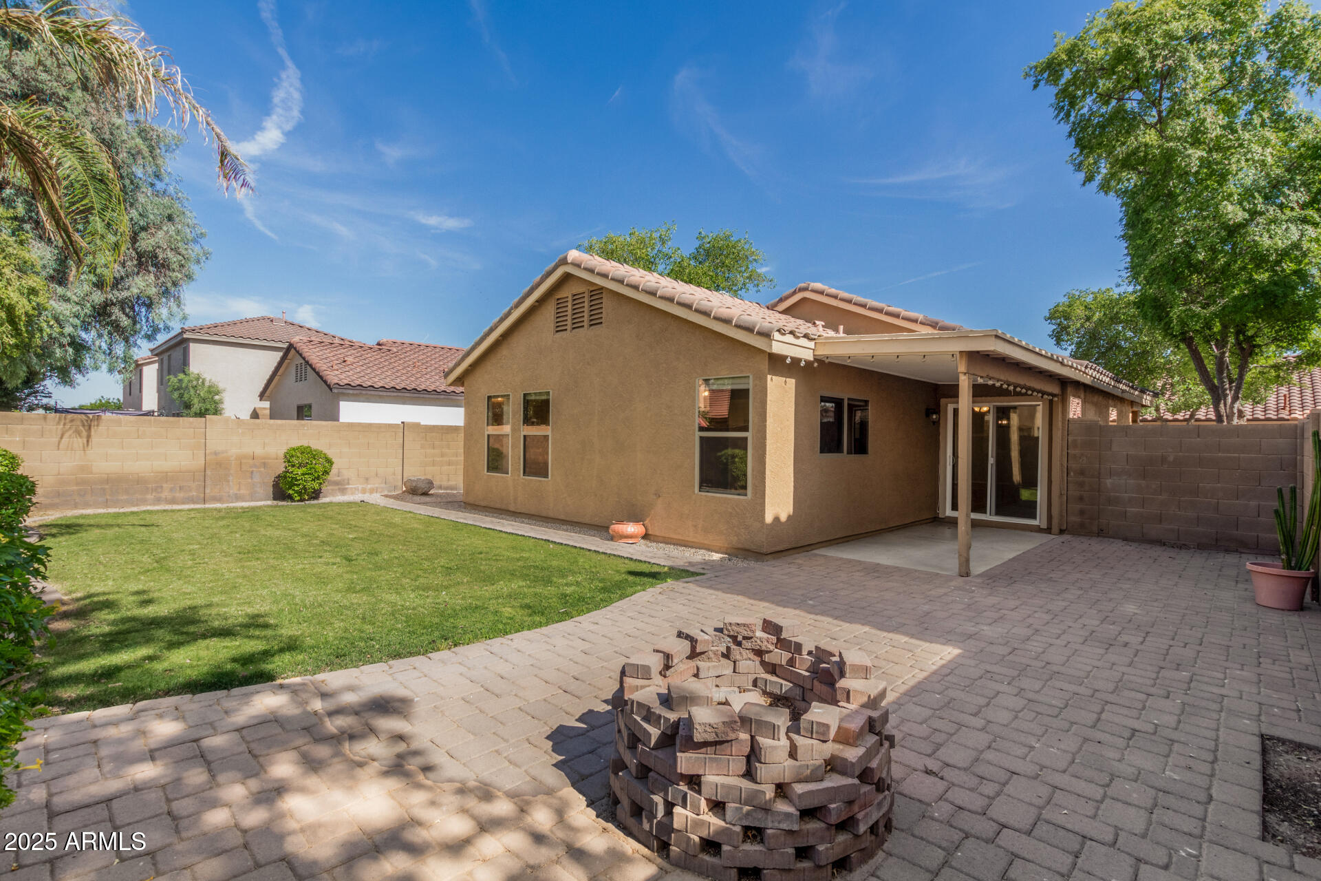 2424 E PEACH TREE Drive