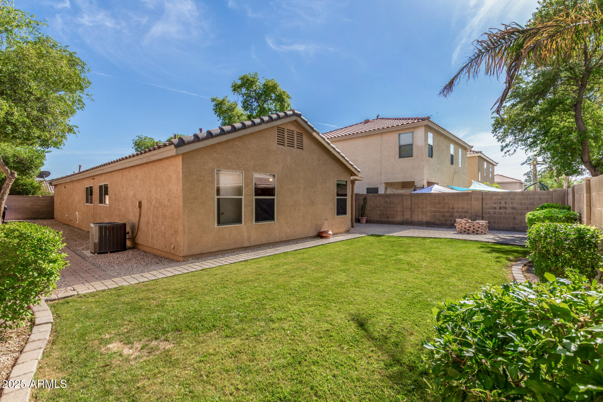 2424 E PEACH TREE Drive