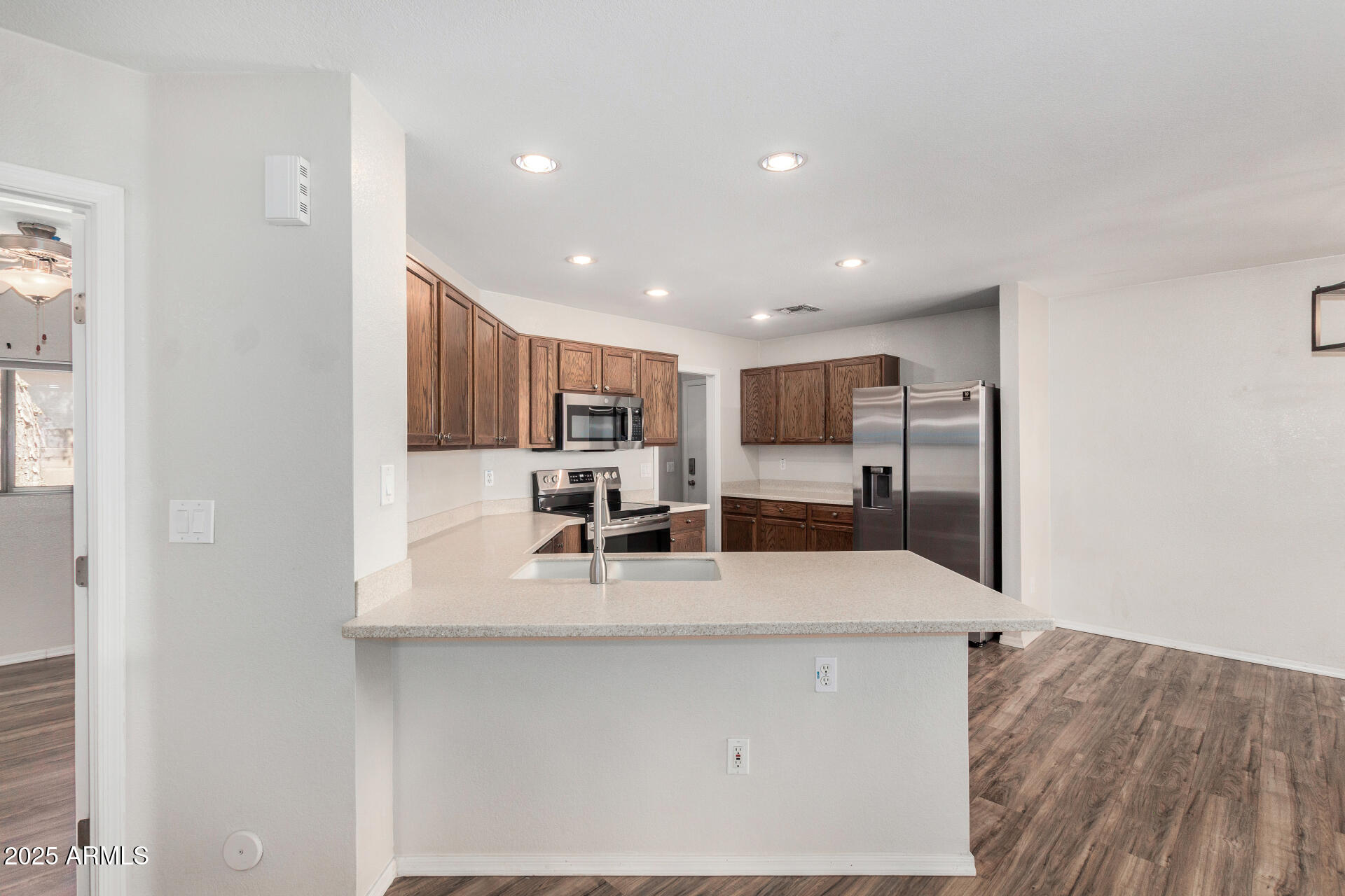 2424 E PEACH TREE Drive
