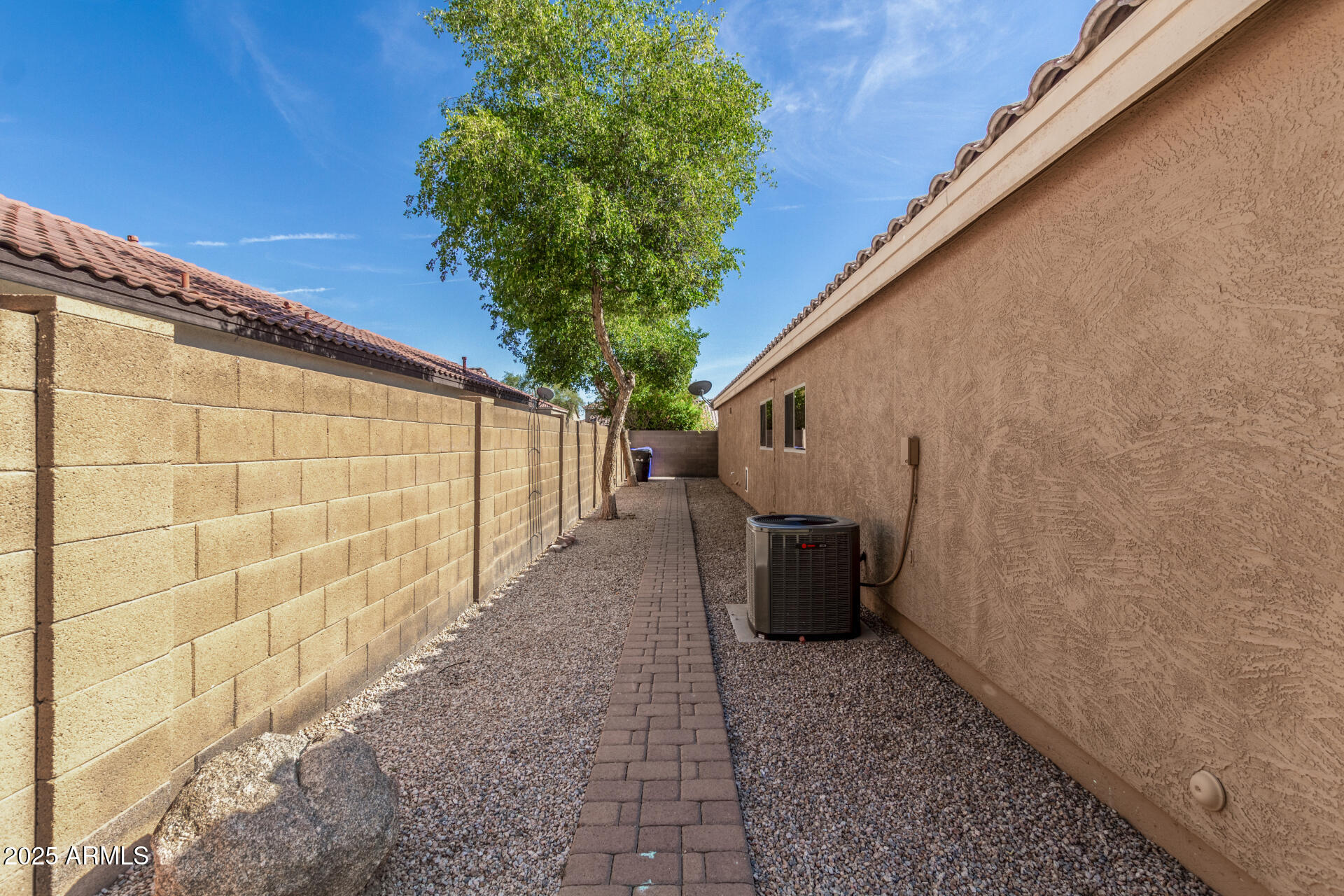 2424 E PEACH TREE Drive