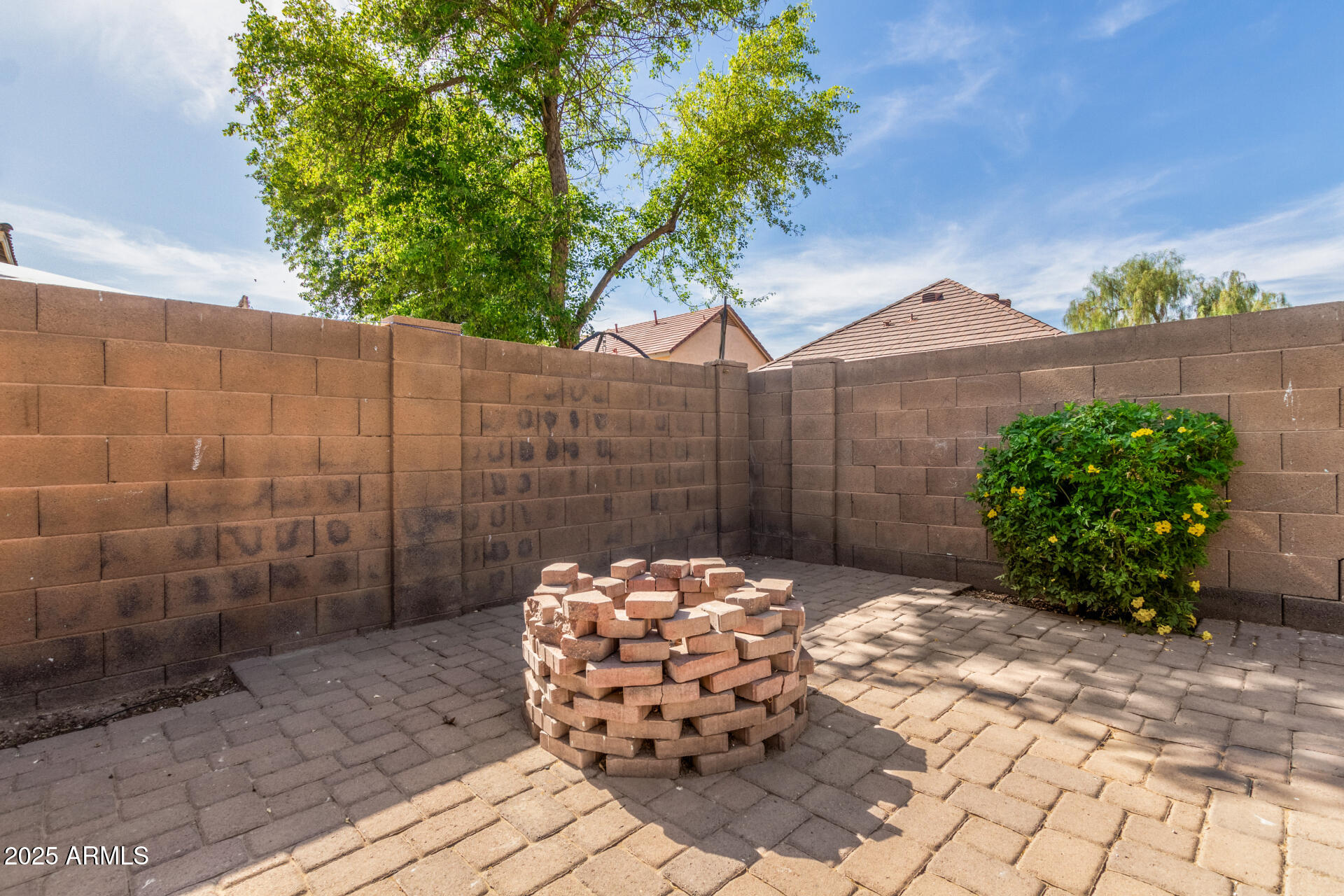 2424 E PEACH TREE Drive