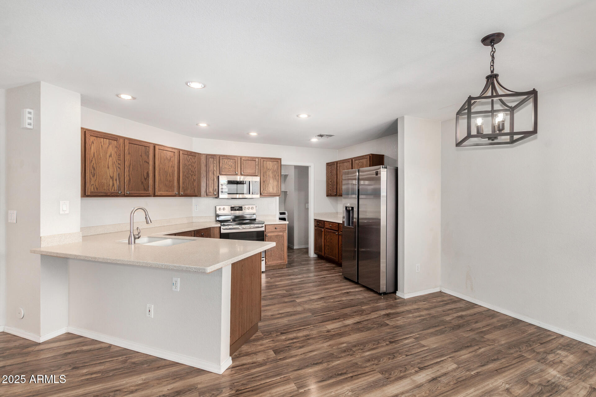 2424 E PEACH TREE Drive