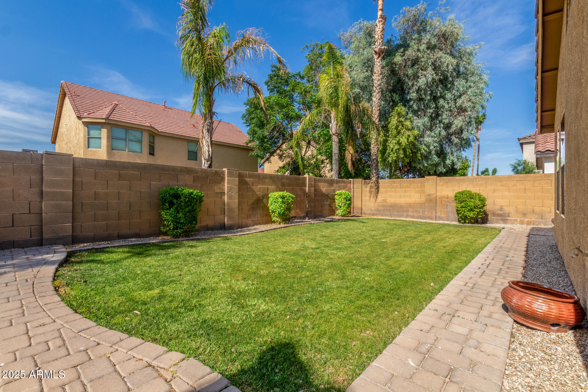 2424 E PEACH TREE Drive