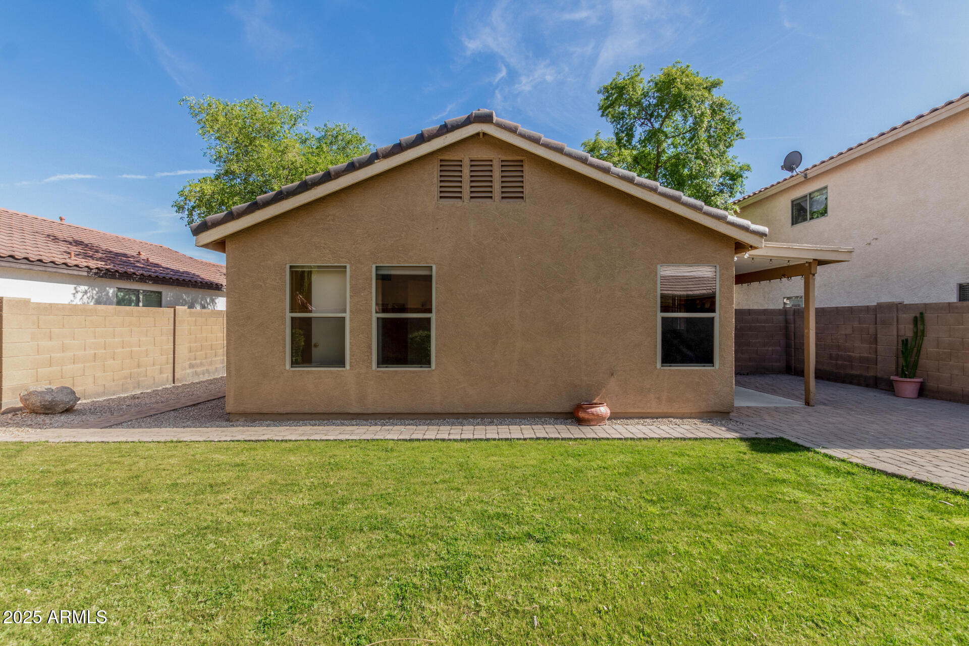 2424 E PEACH TREE Drive