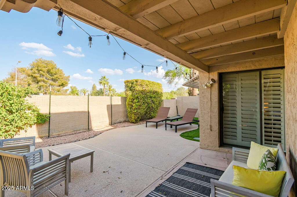 6611 N 79TH Place