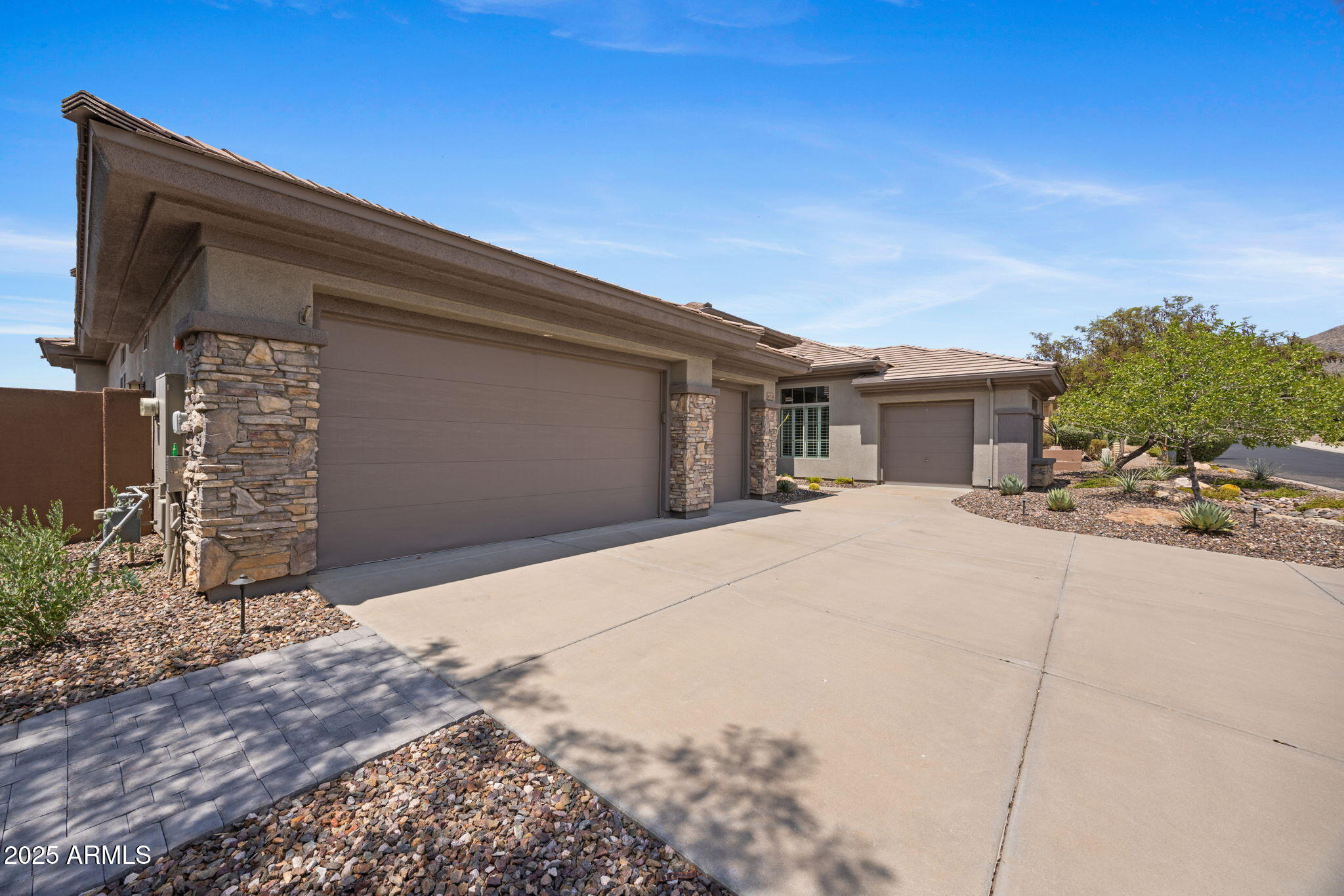 41714 N SIGNAL HILL Court