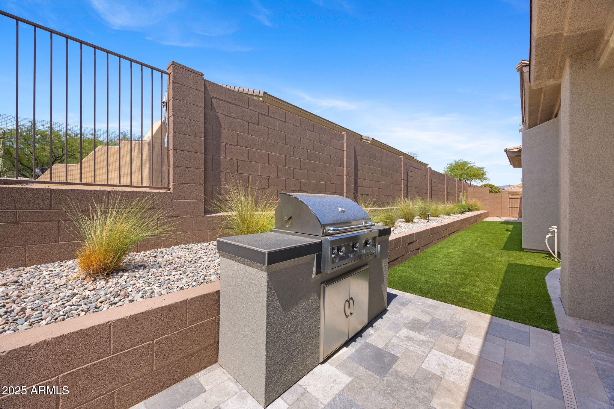 41714 N SIGNAL HILL Court