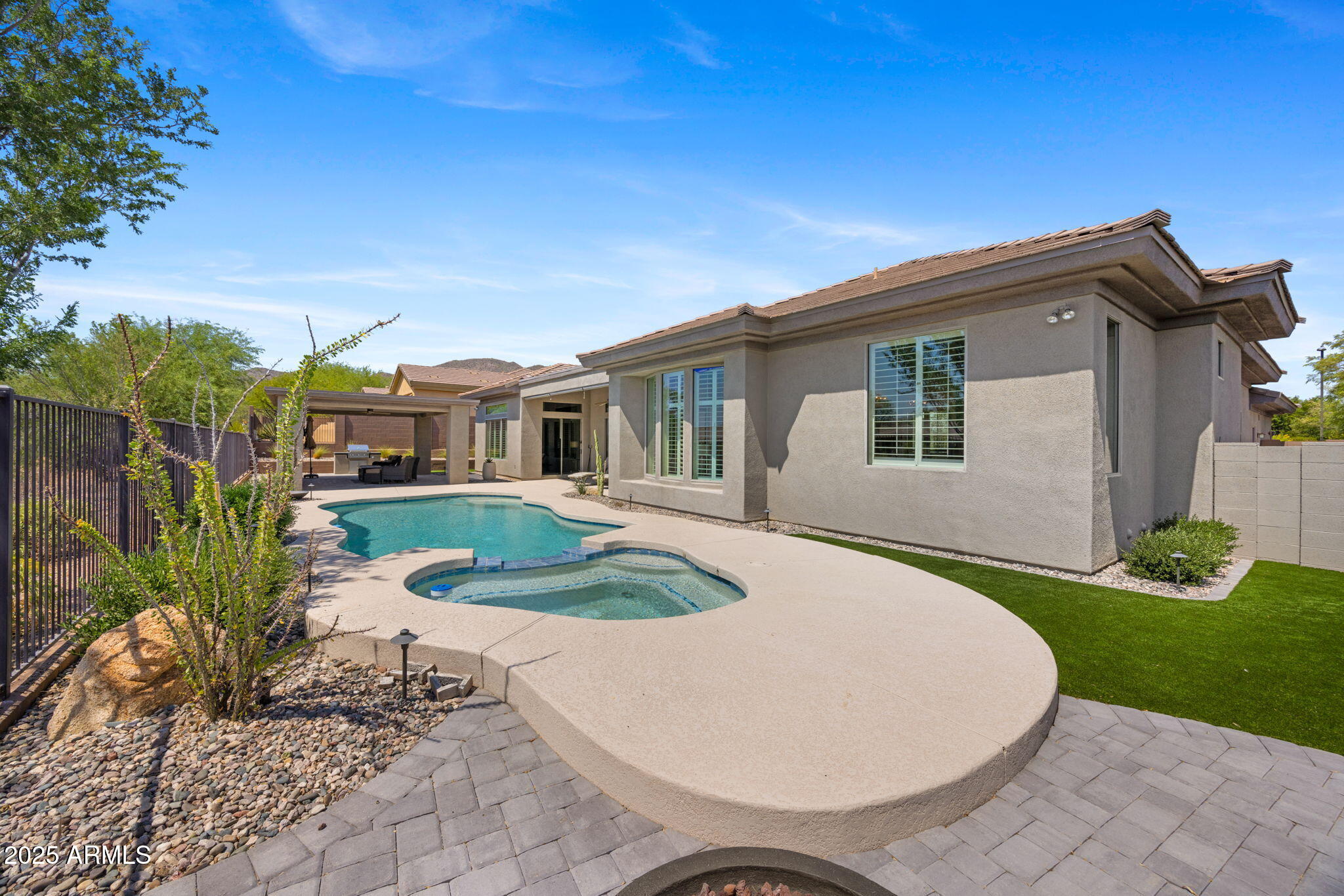 41714 N SIGNAL HILL Court