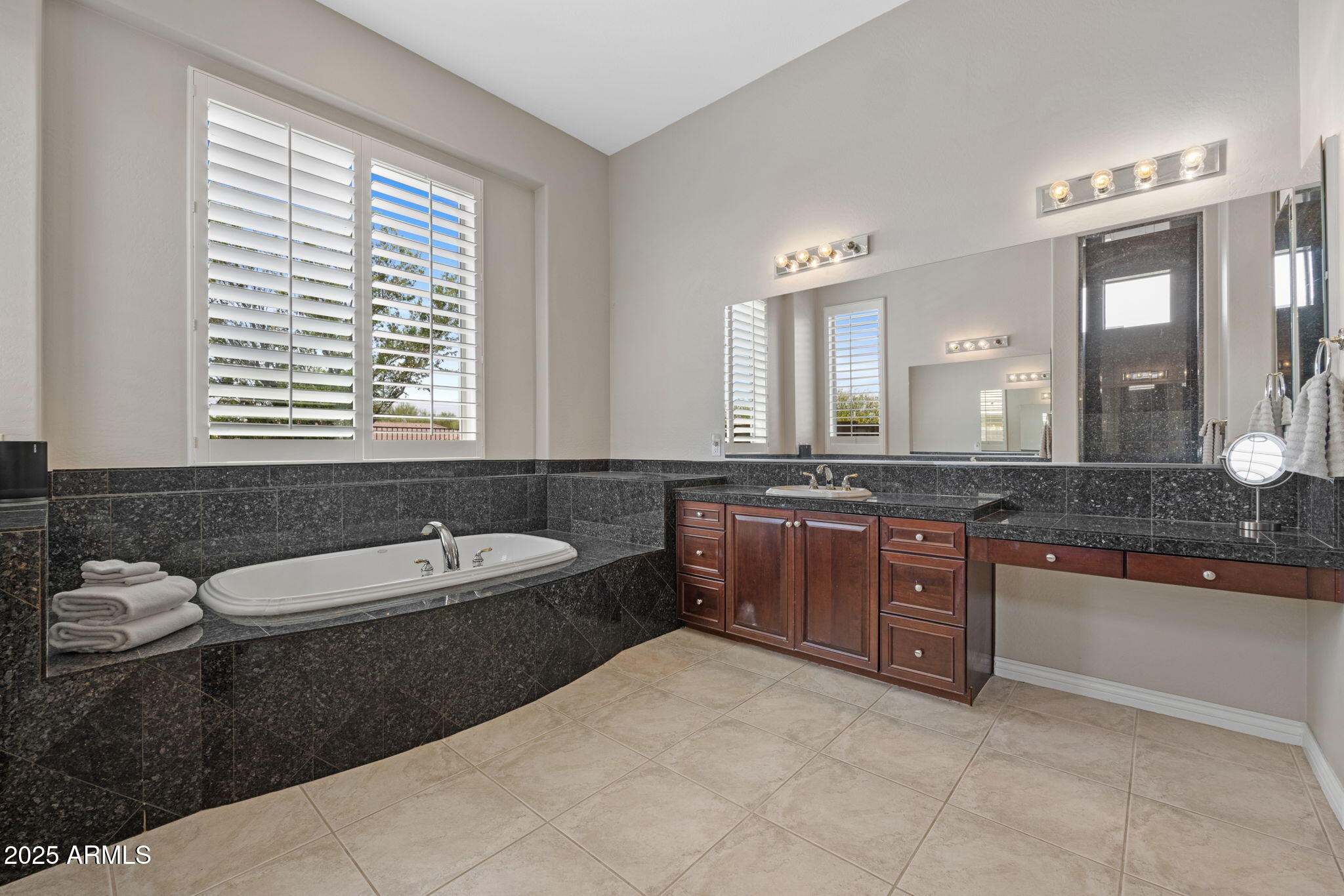 41714 N SIGNAL HILL Court