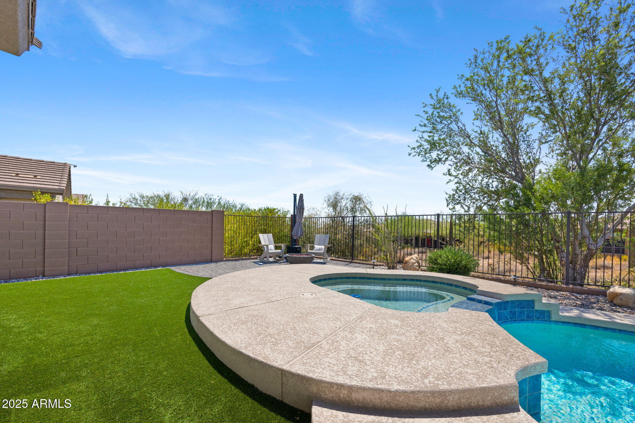 41714 N SIGNAL HILL Court