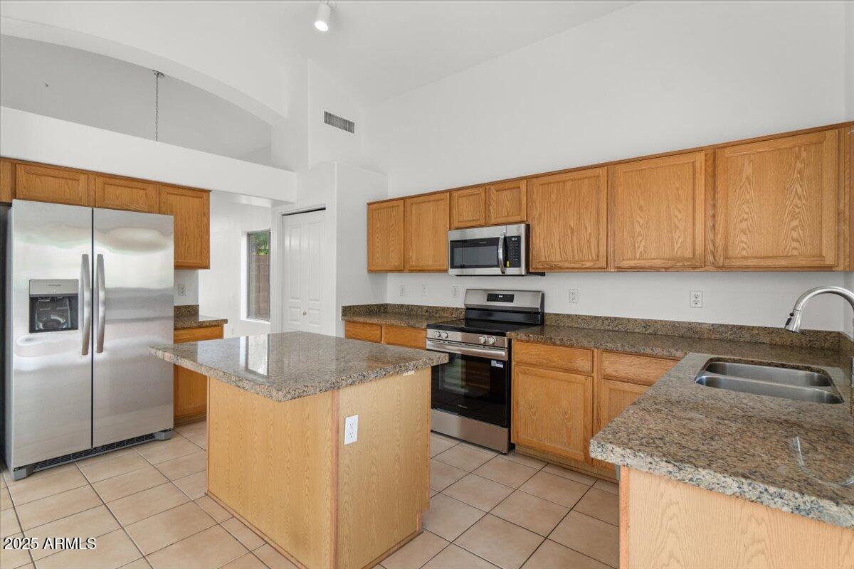 10311 E RAINTREE Drive