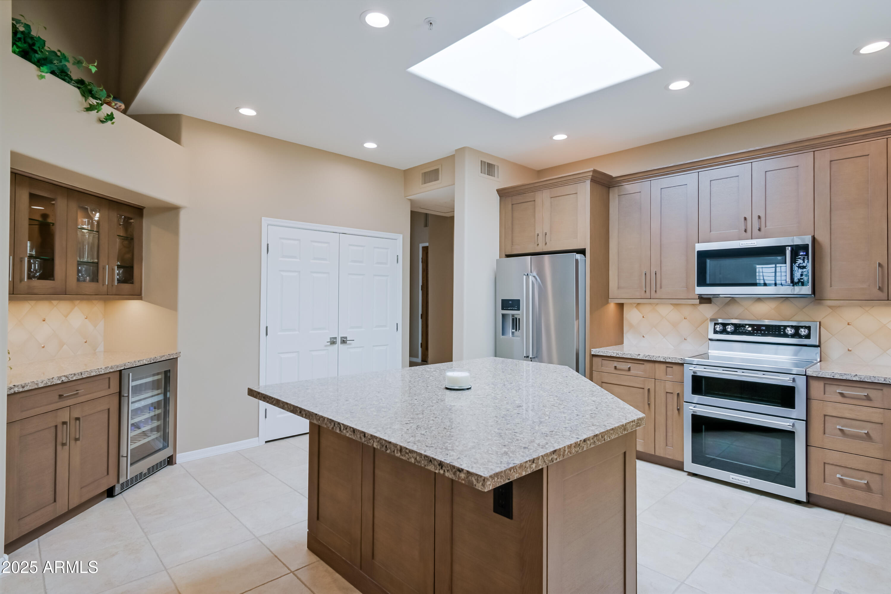 9415 E Gamble Lane