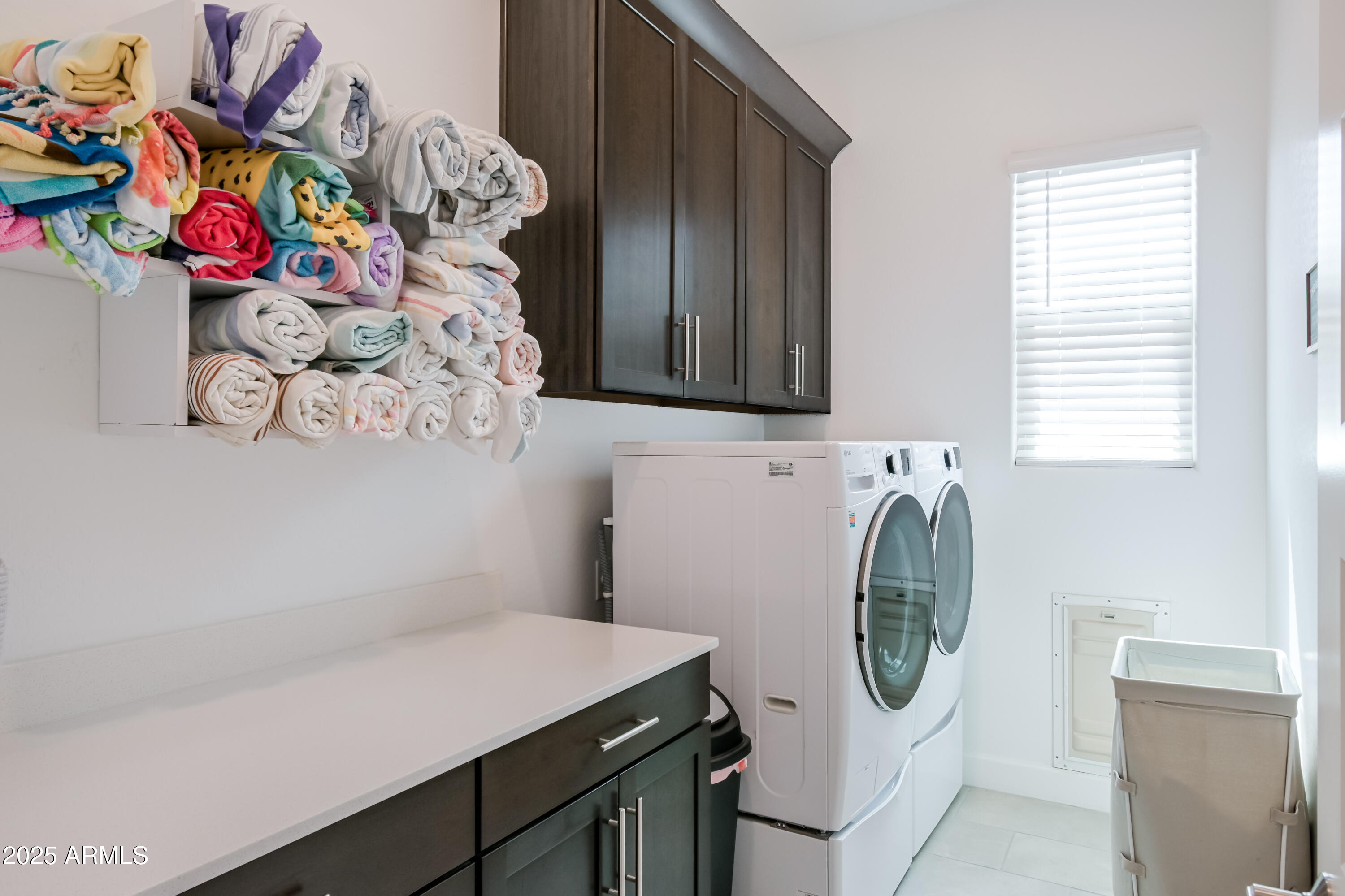 2513 E PLEASANT Lane