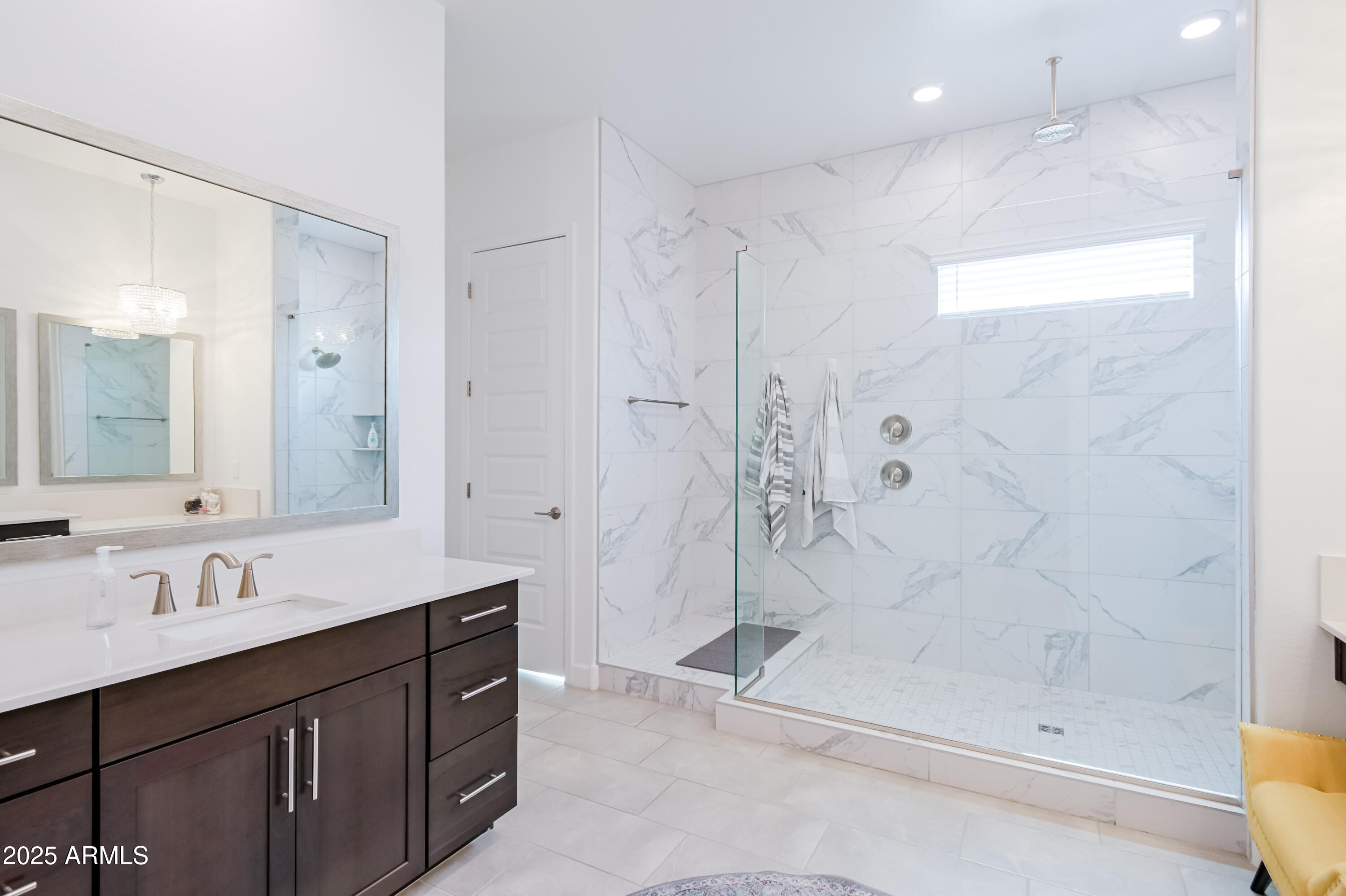 2513 E PLEASANT Lane