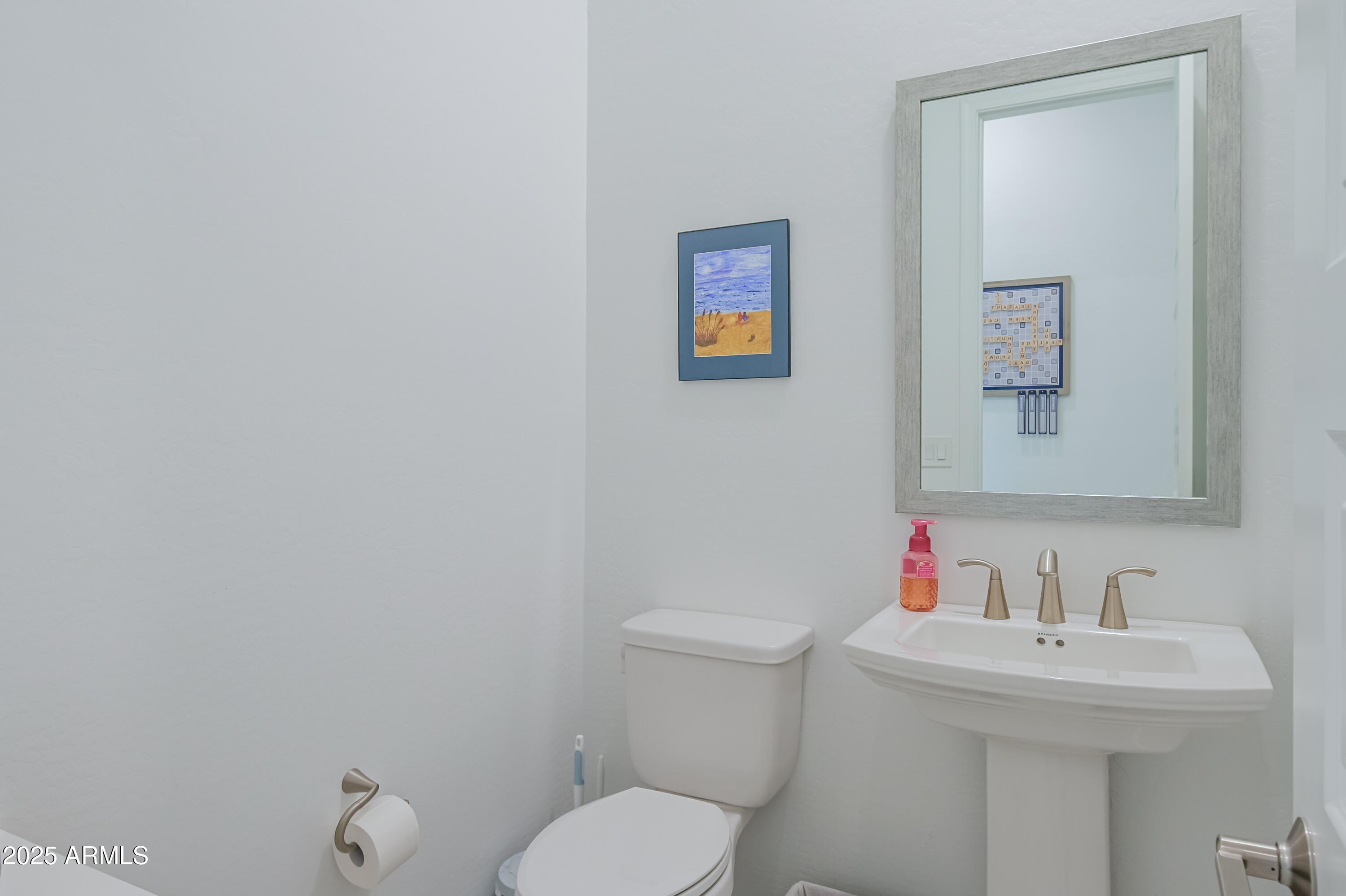 2513 E PLEASANT Lane