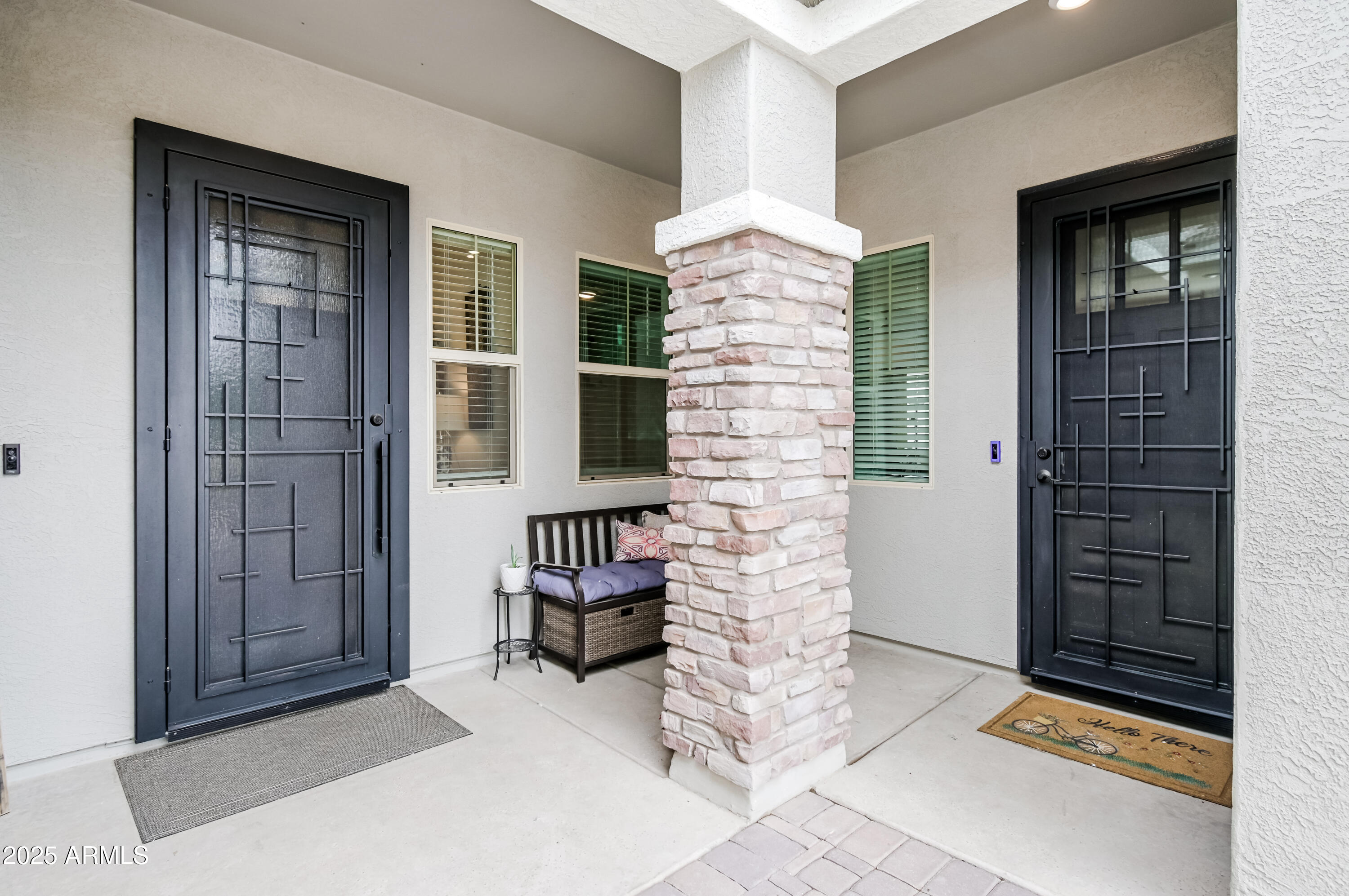 2513 E PLEASANT Lane