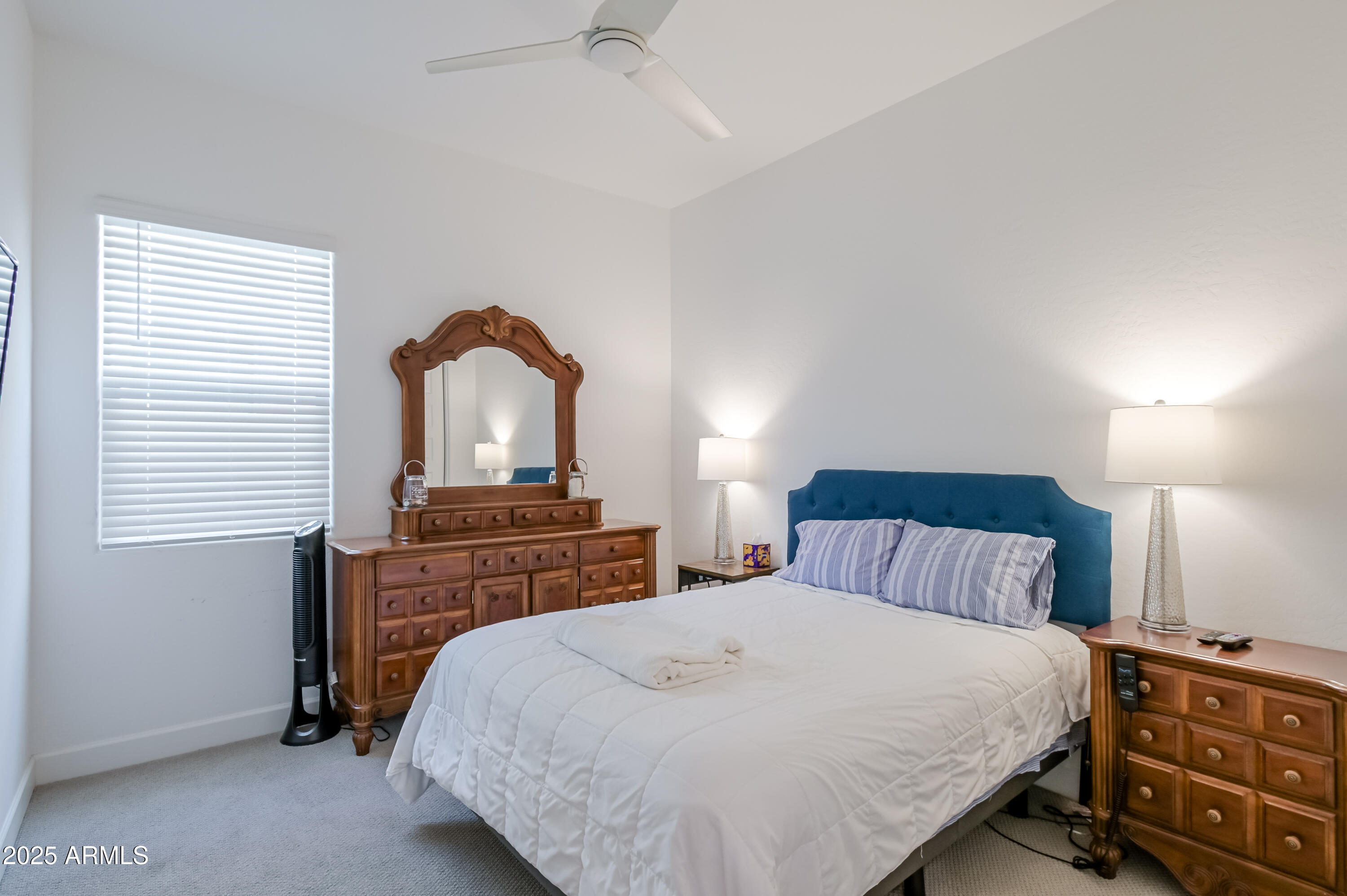 2513 E PLEASANT Lane