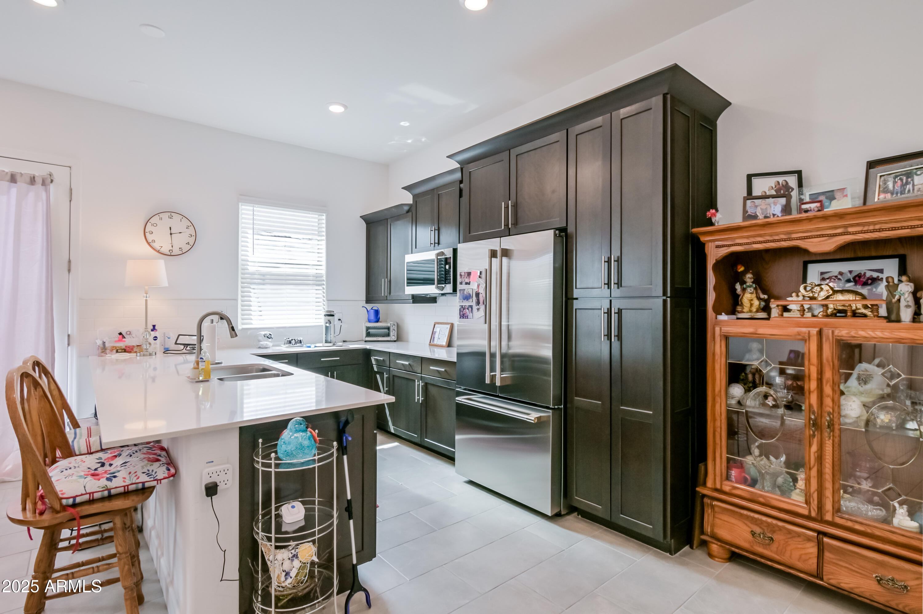 2513 E PLEASANT Lane