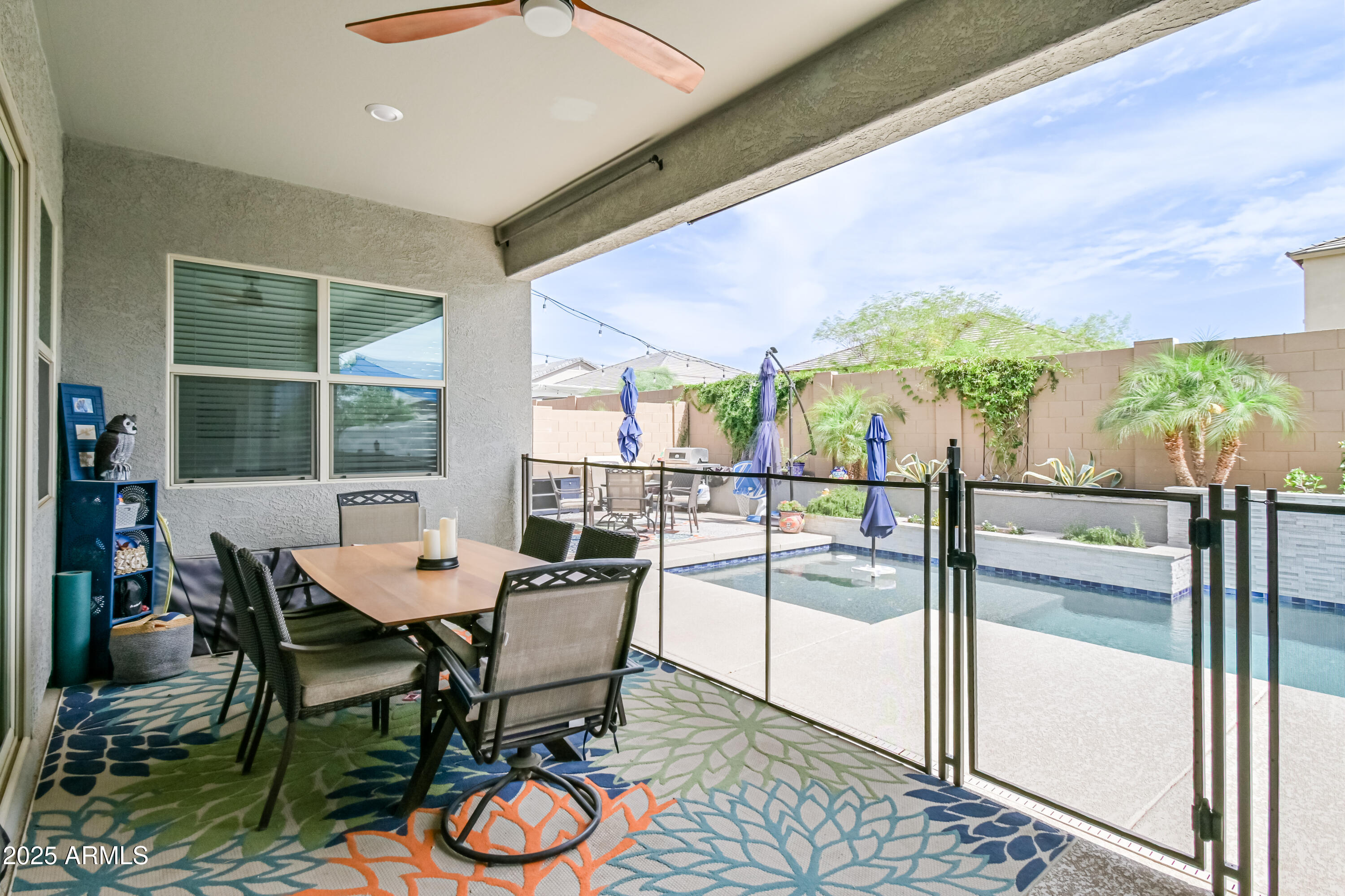 2513 E PLEASANT Lane