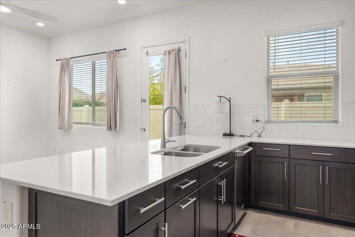 2513 E PLEASANT Lane