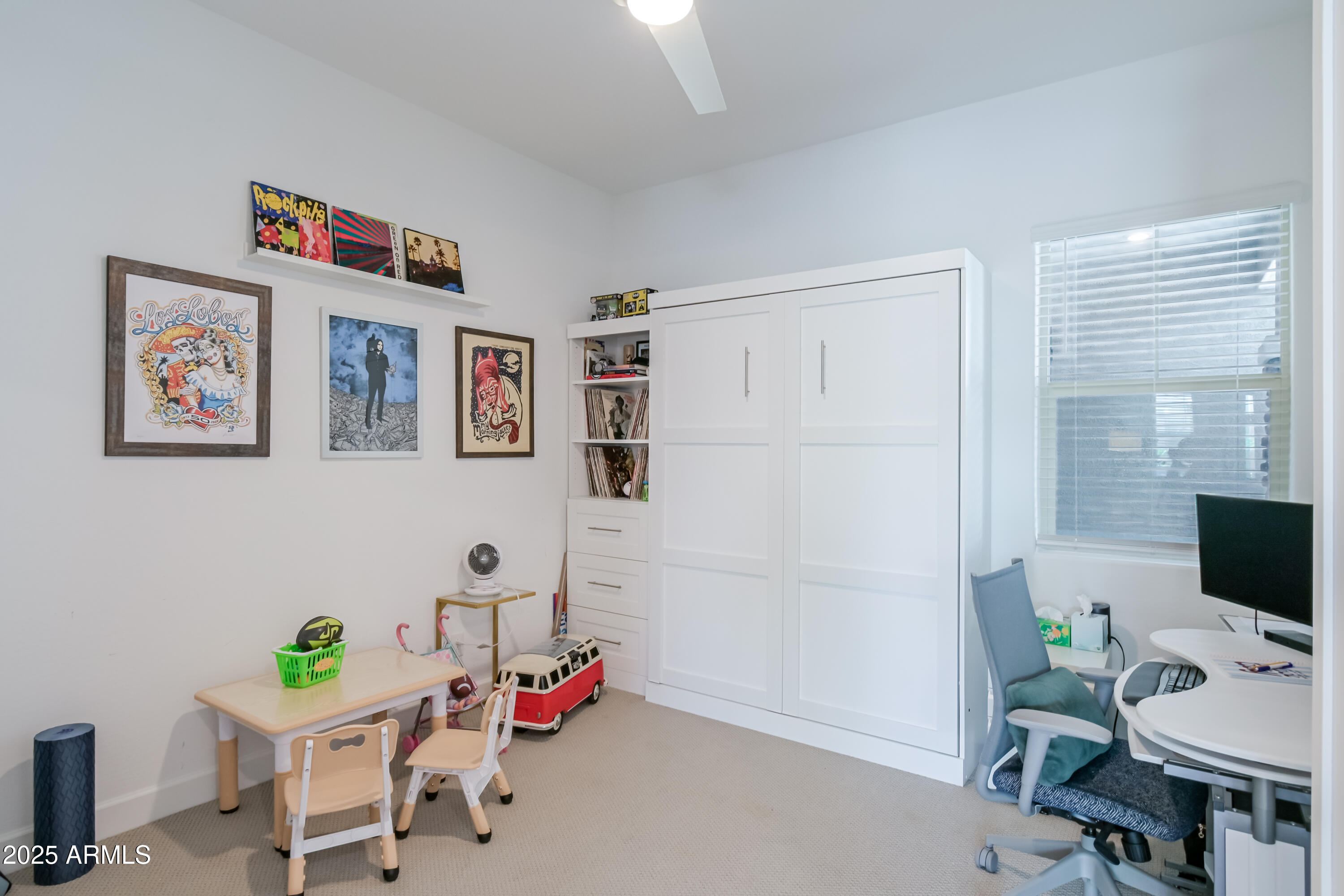 2513 E PLEASANT Lane