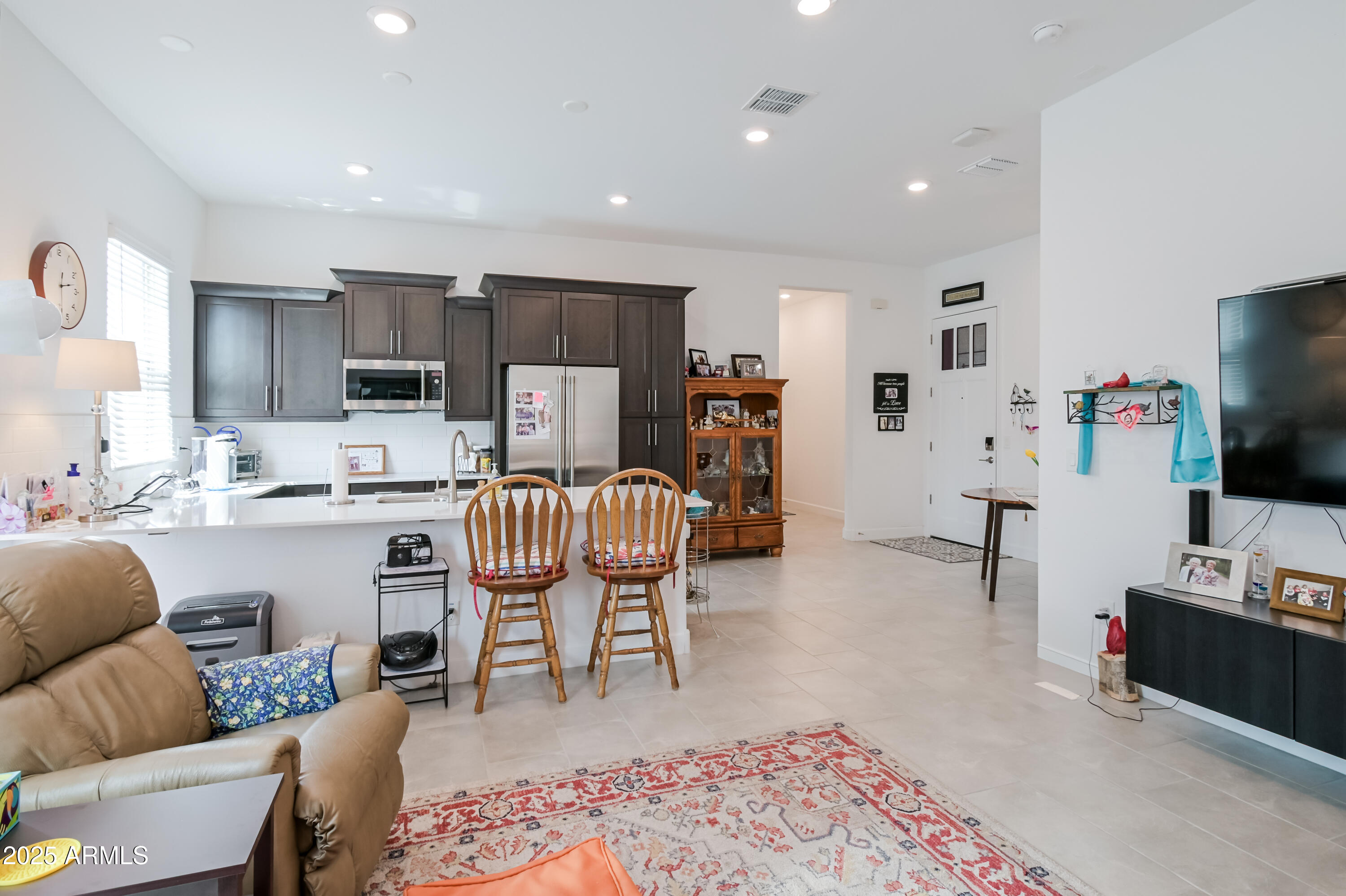 2513 E PLEASANT Lane