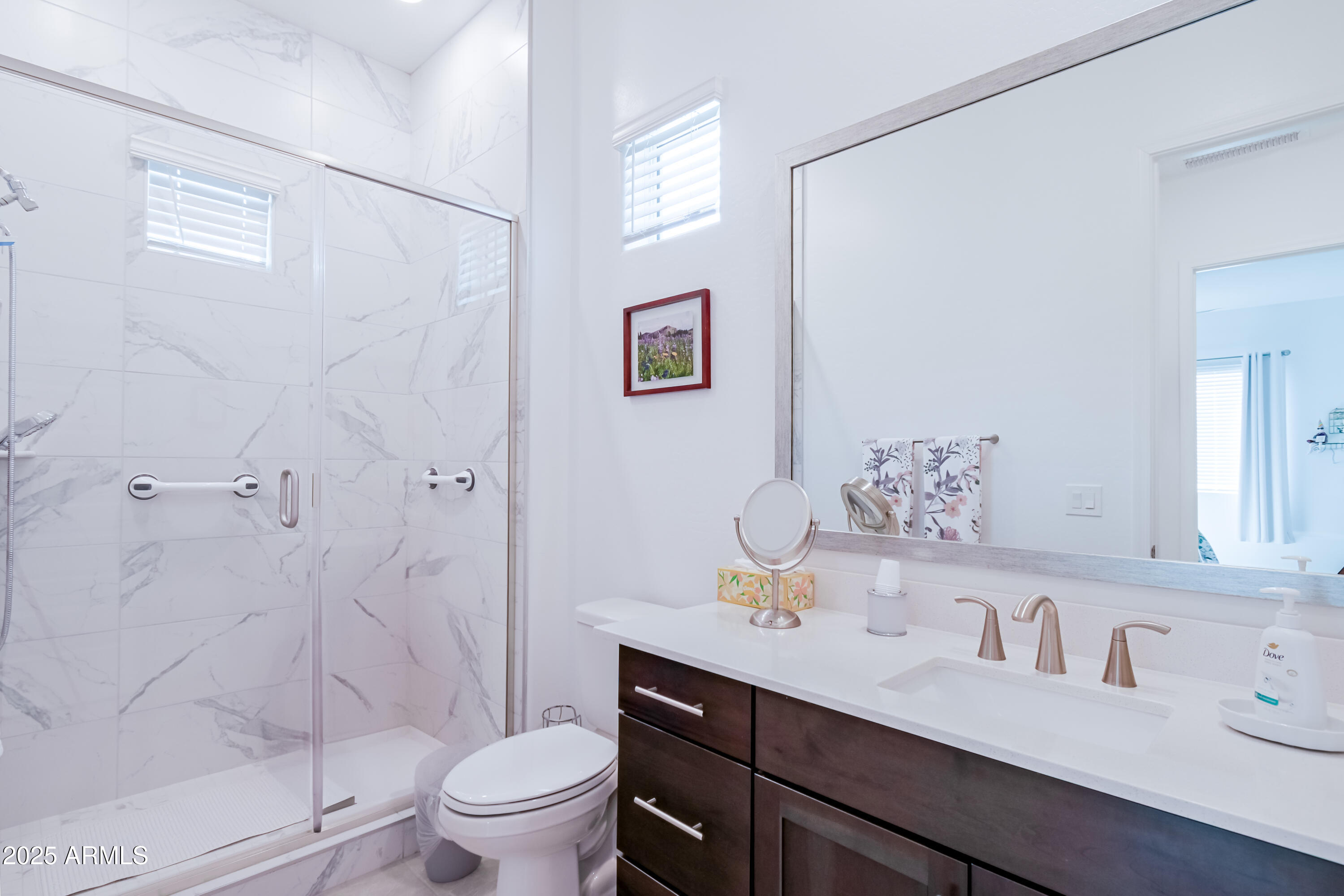 2513 E PLEASANT Lane