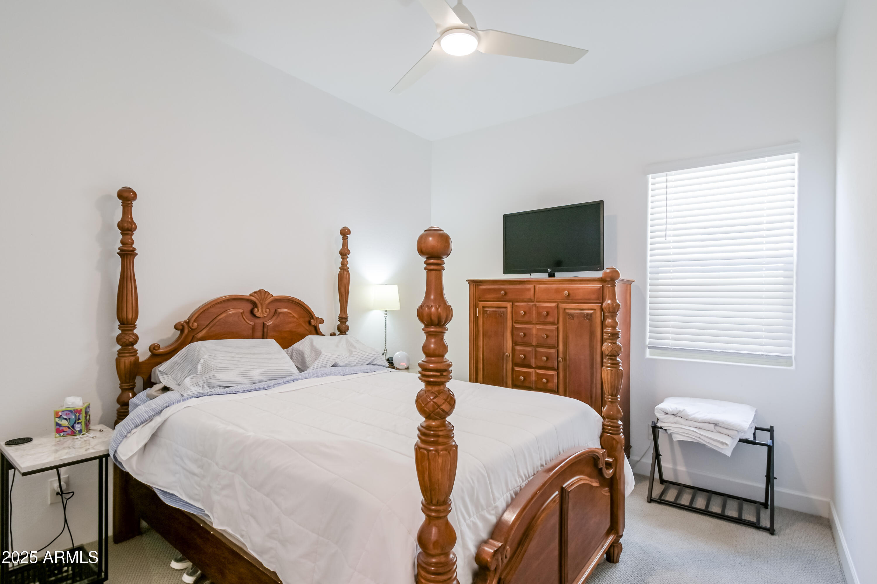 2513 E PLEASANT Lane