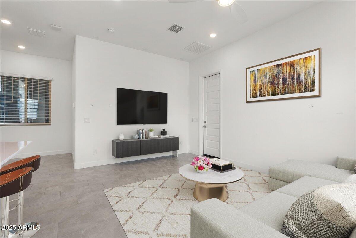 2513 E PLEASANT Lane