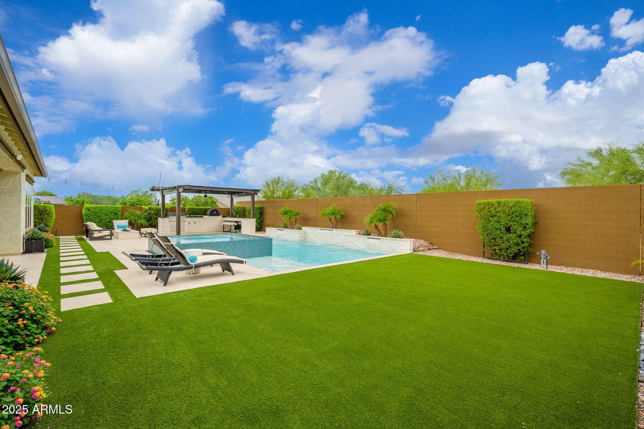 22618 N CAVE BUTTE Street