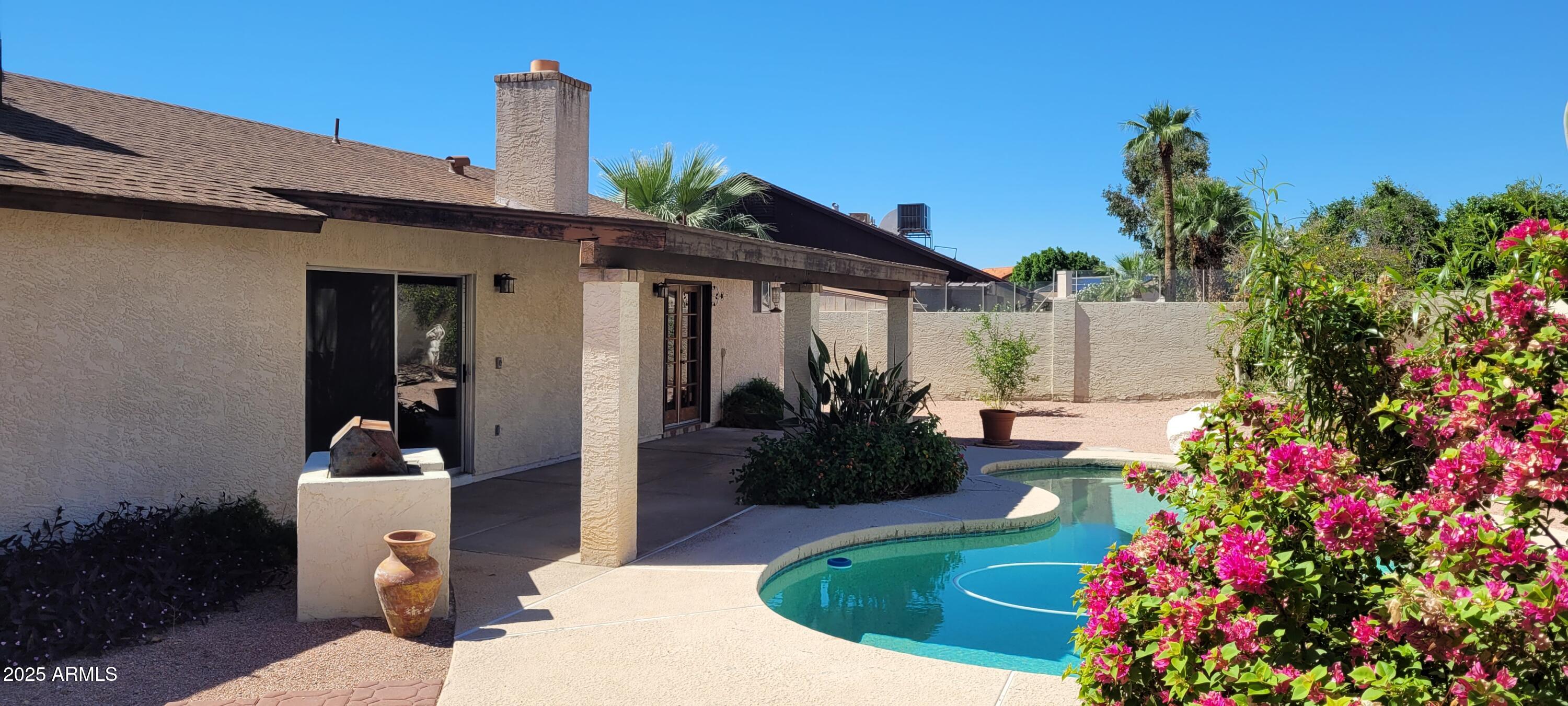 3158 W Marconi Avenue