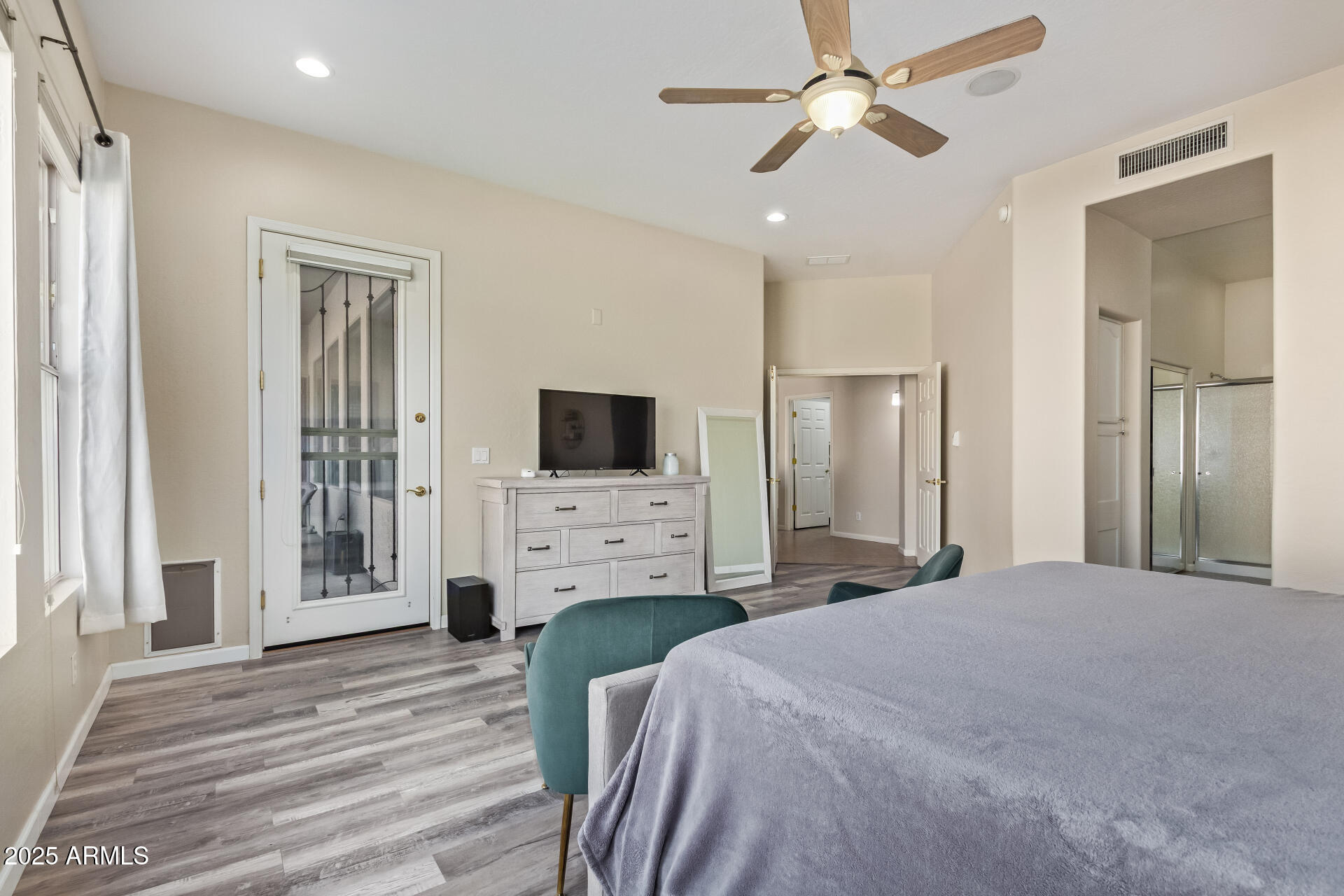 4616 W WHISPERING WIND Drive