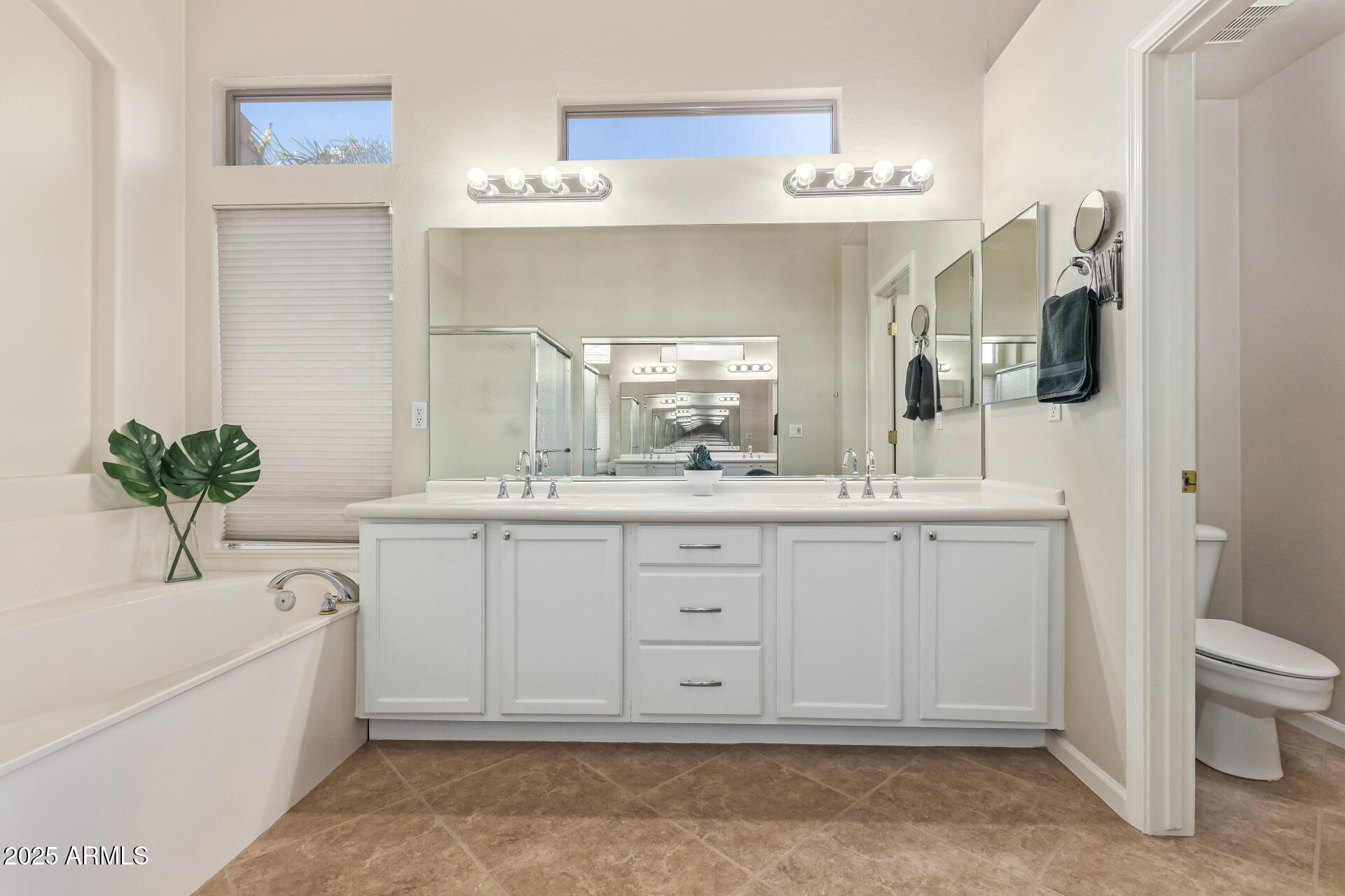 4616 W WHISPERING WIND Drive