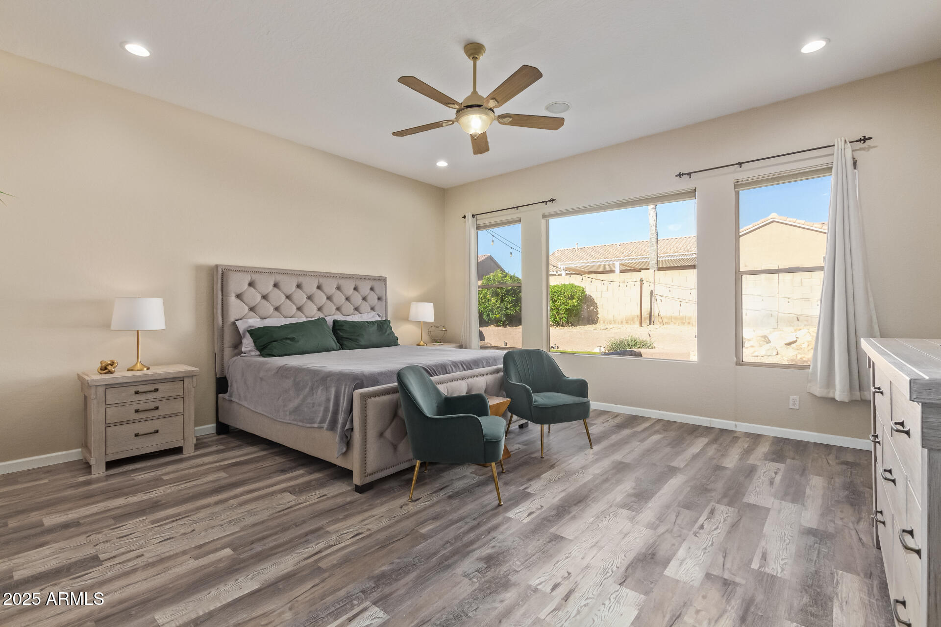 4616 W WHISPERING WIND Drive