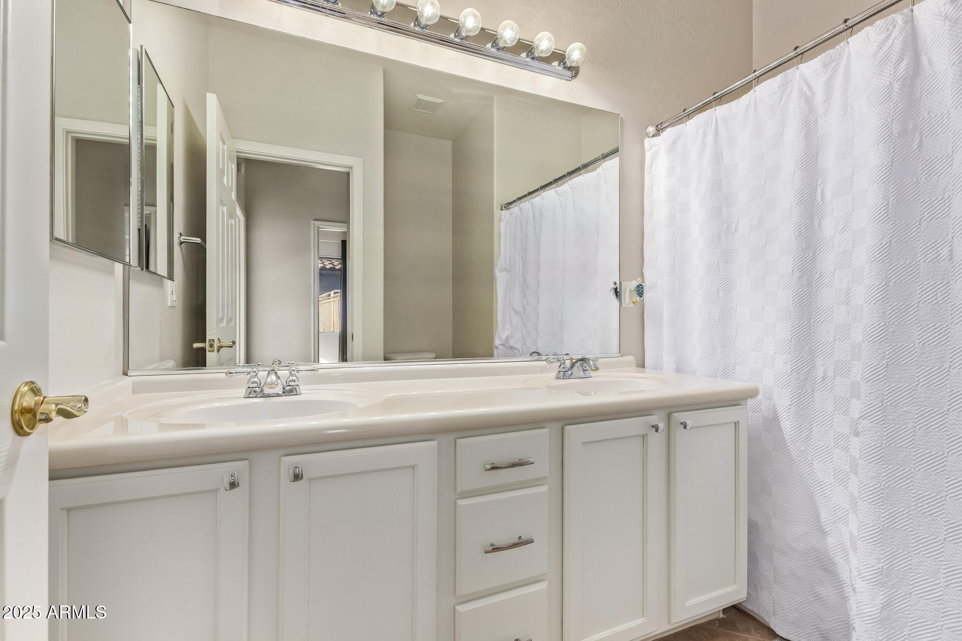 4616 W WHISPERING WIND Drive