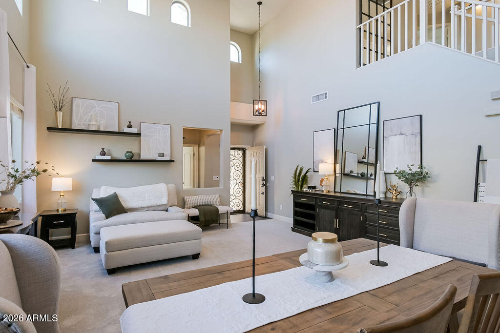 2712 E QUIET HOLLOW Lane