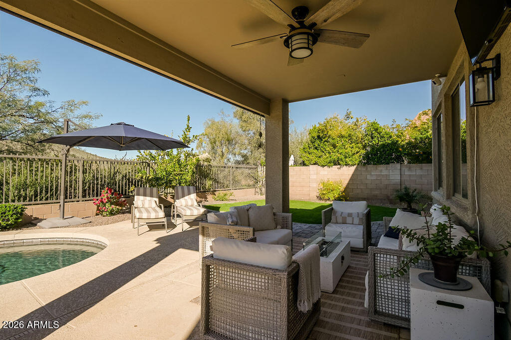 2712 E QUIET HOLLOW Lane