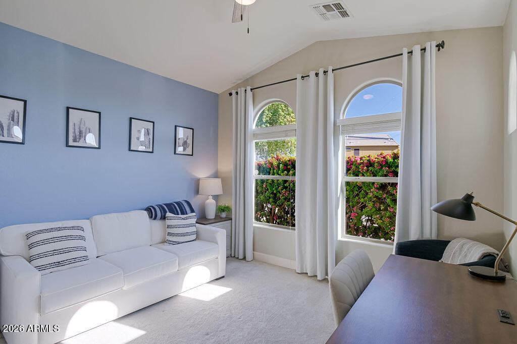 2712 E QUIET HOLLOW Lane