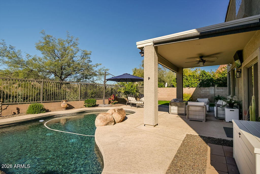 2712 E QUIET HOLLOW Lane