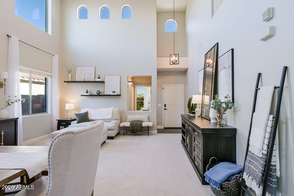 2712 E QUIET HOLLOW Lane