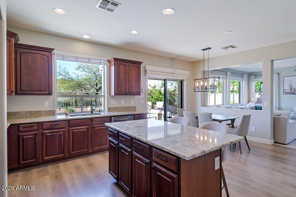 2712 E QUIET HOLLOW Lane