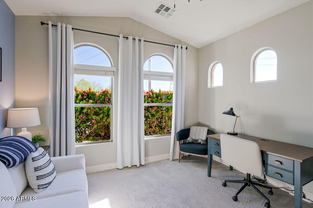 2712 E QUIET HOLLOW Lane